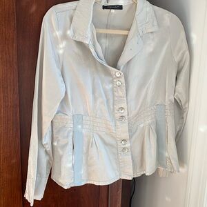 Silver (not too shiny) rad top with pockets. Degrade size M/L